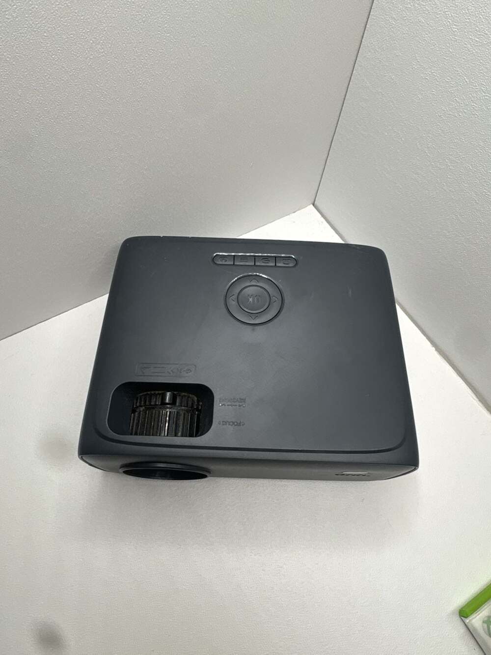 onn. Portable Mini Projector - Picture 2 of 3